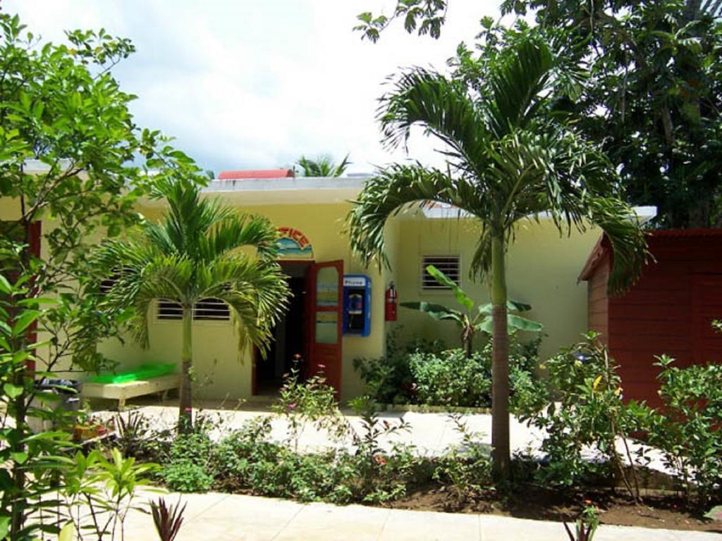 Yellow Bird Sea Negril Exterior photo