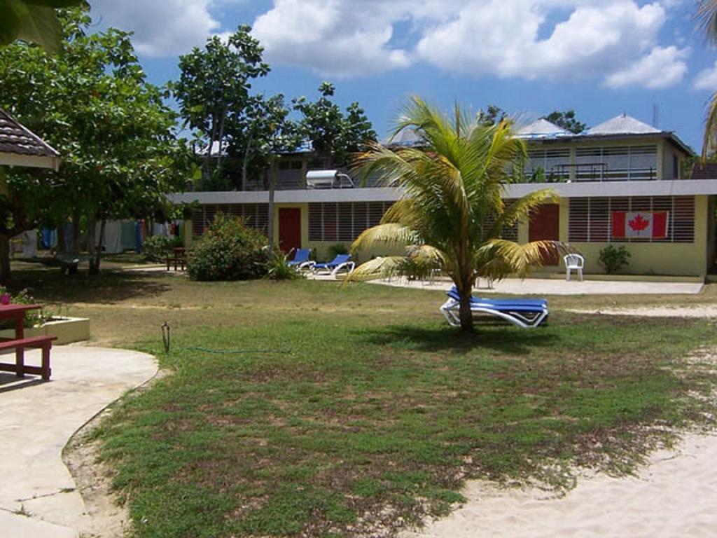 Yellow Bird Sea Negril Exterior photo